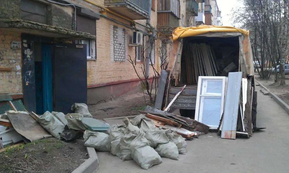 Вывоз мусора после ремонта в Балахне от ПроМусор — цены от 4702 руб., быстро и недорого