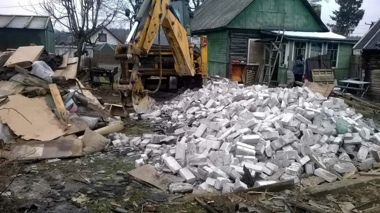 Вывоз мусора после сноса здания в Балахне от ПроМусор – цена от 5224 руб., утилизация и уборка стройотходов