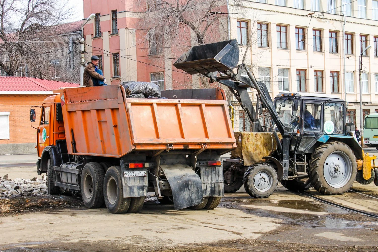 Вывоз мусора Камазом в Балахне – аренда и заказ Камаза 10 тонн от 2455 руб. в ПроМусор