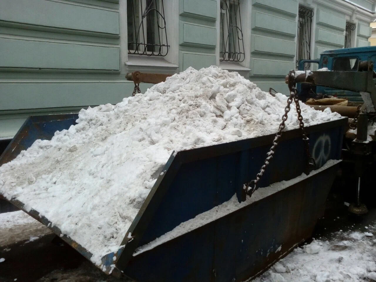 Вывоз снега контейнерами в Балахне в октябре